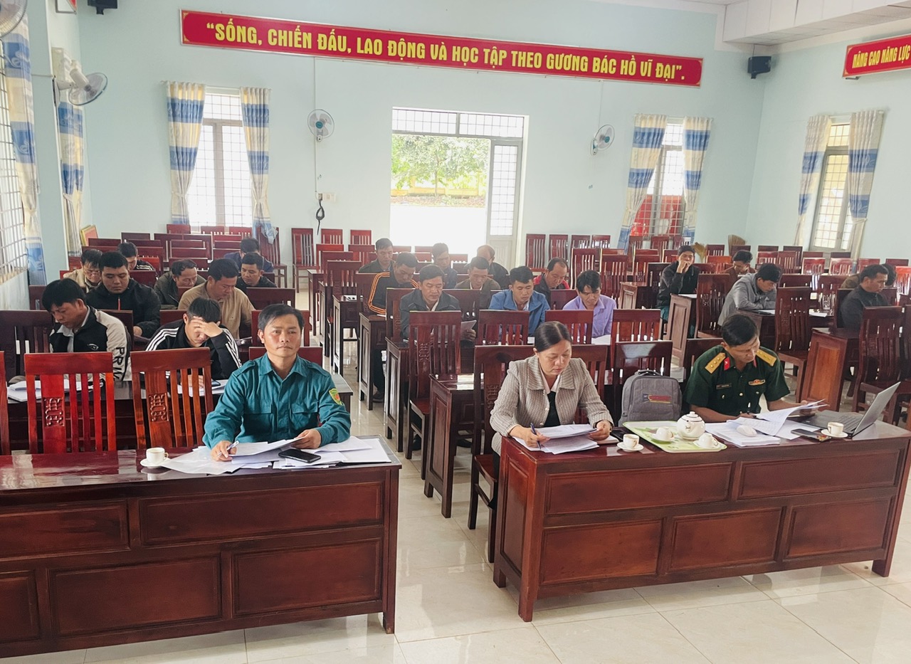 Hội đồng nghĩa vụ quân sự xã Ea Puk tổ chức hội nghị xét thực lực quân số khám sơ tuyển nghĩa vụ quân sự, nghĩa vụ tham gia Công an Nhân dân năm 2025